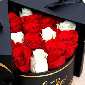 luxurious-box-of-roses